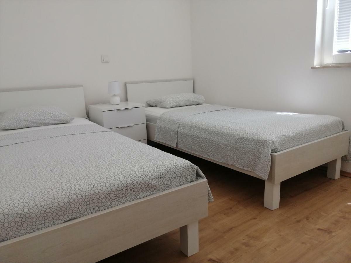 Kuca Za Odmor Postonjski Maslenica Esterno foto